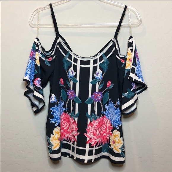 3/$20 Flying Tomato Cold Shoulder Floral Top, Small - Picture 6 of 6